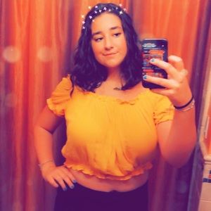 Meet your Posher, Caitlin